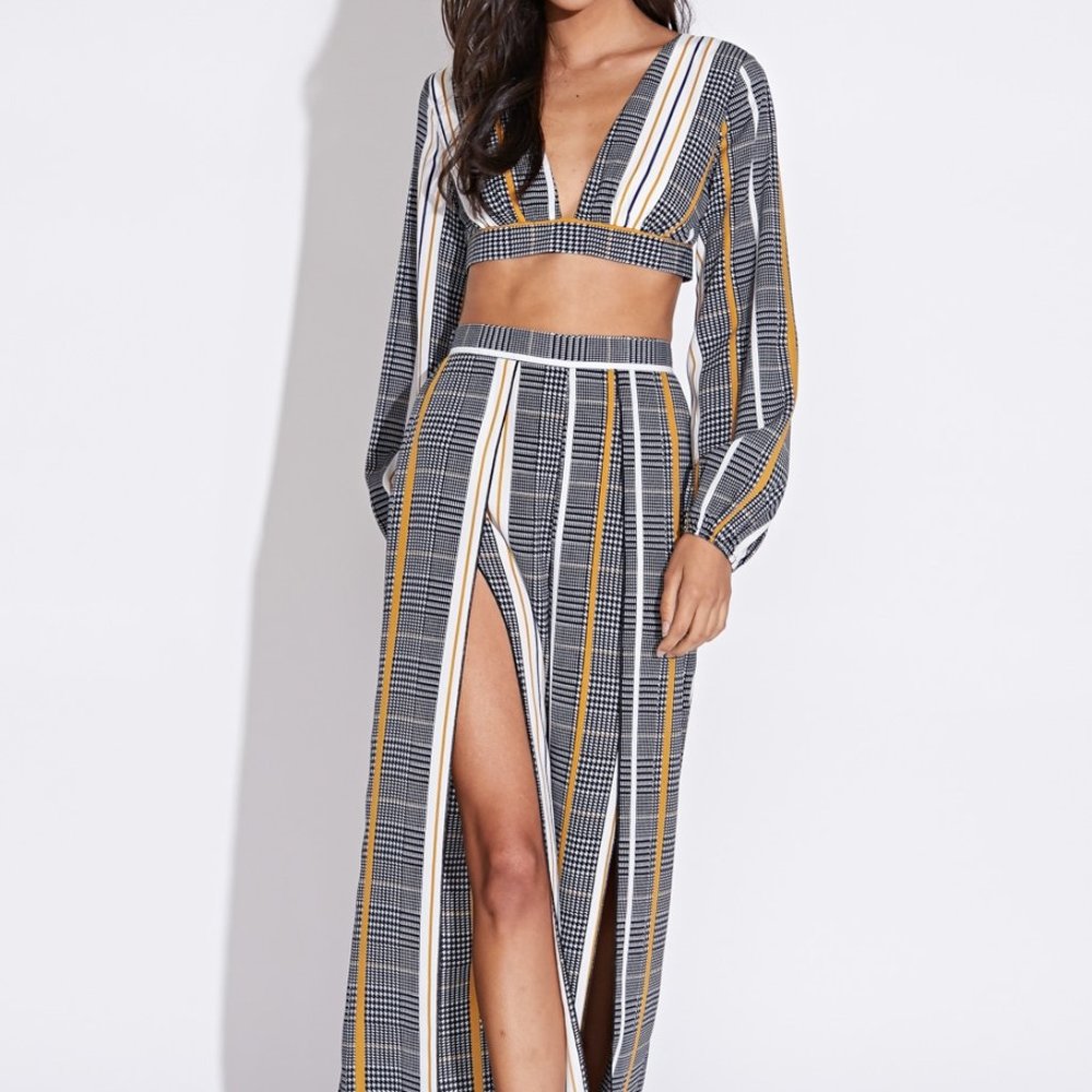 Two Piece Crop Top And Slit Pants Set.